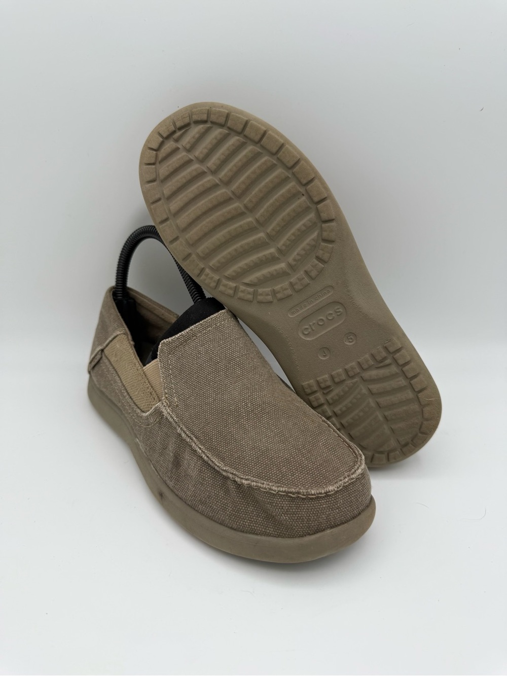 Unisex Youth Big Kids Crocs Santa Cruz II Brown Khaki Slip-On Loafers Size J 5